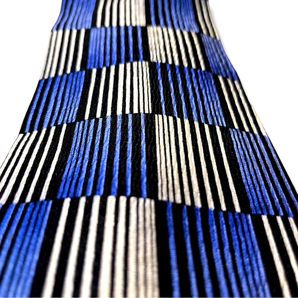 Matrix By Format Silk Tie. Excellent Used Condition.